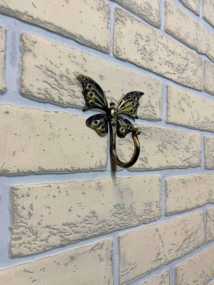 Крючок настенный Бабочка, кованая сталь, ручная работа, цвет черный+золотая патина — фото 1