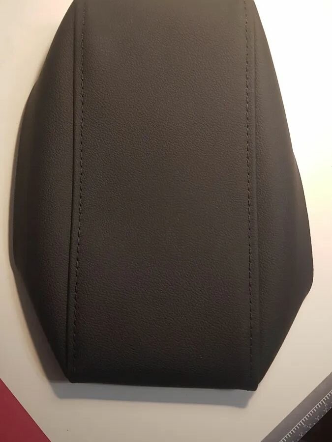 Чехол центрального подлокотника VW Passat b6