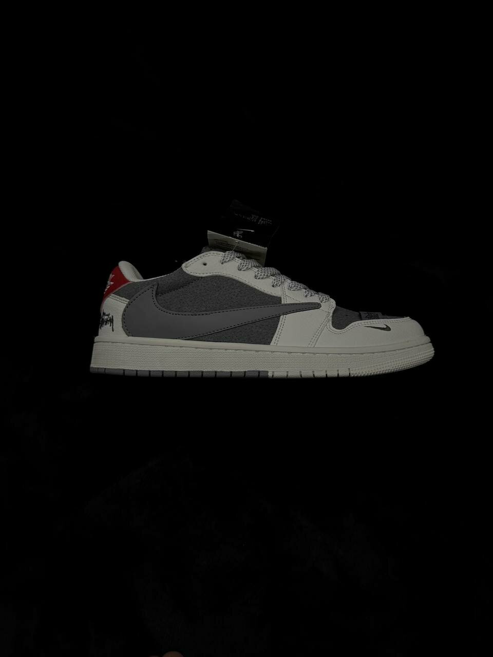 Кроссовки NIKE Air Jordan 1 Low OG, размер 40, бело-бежевый
