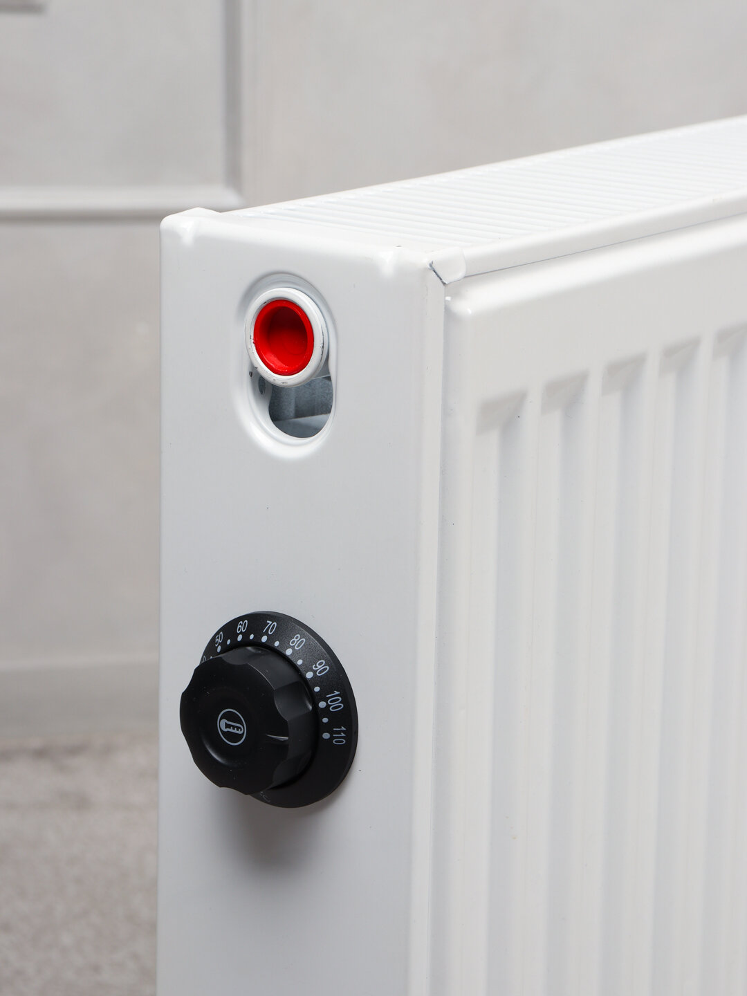 Гибридный панельный радиатор AKFA 500x800 мм - работает от воды и электричества, До 15 кВ — фото 1