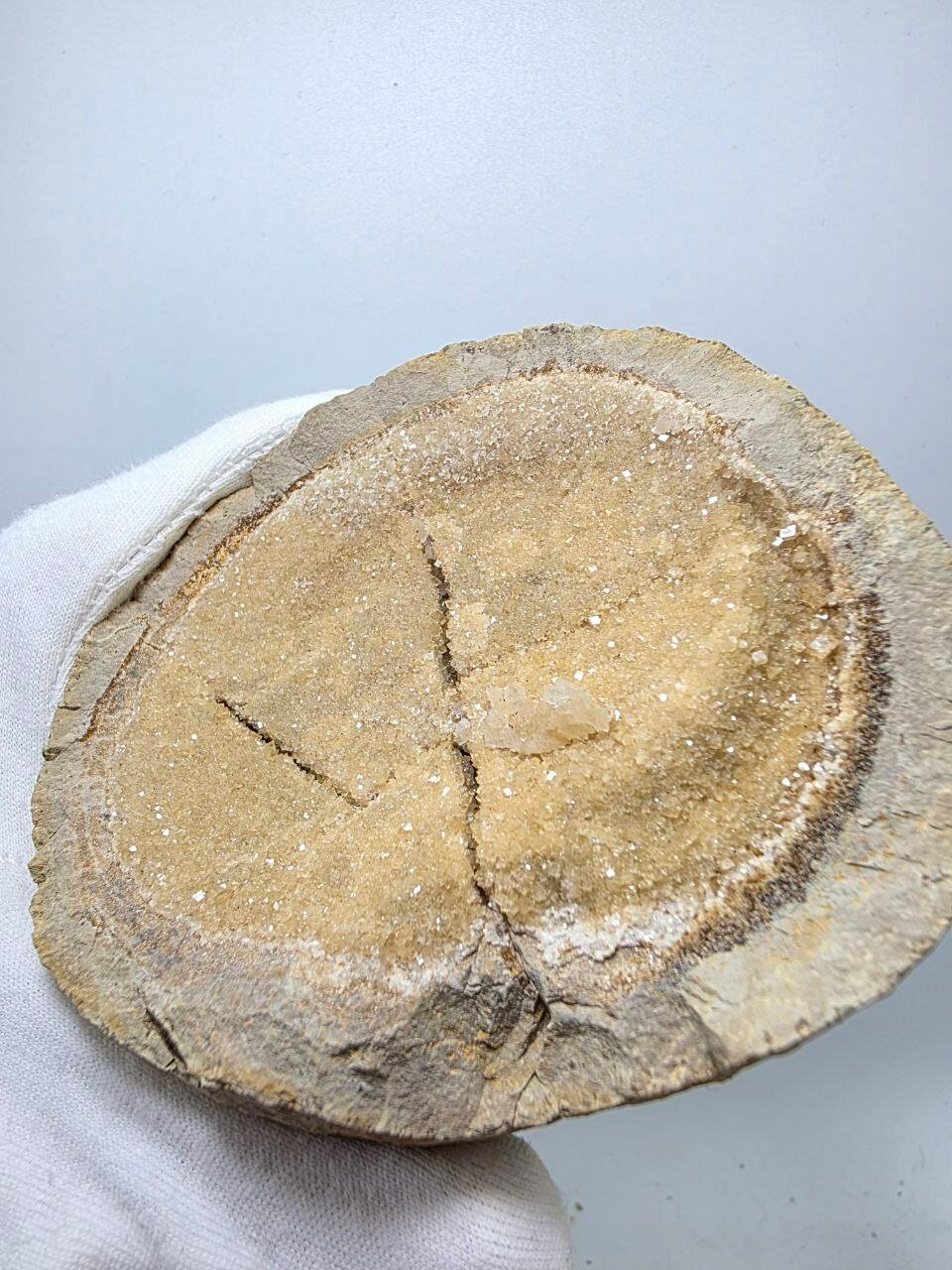 Конкреция с кальцитом и кварцем 102 мм, 59 г. — фото 1