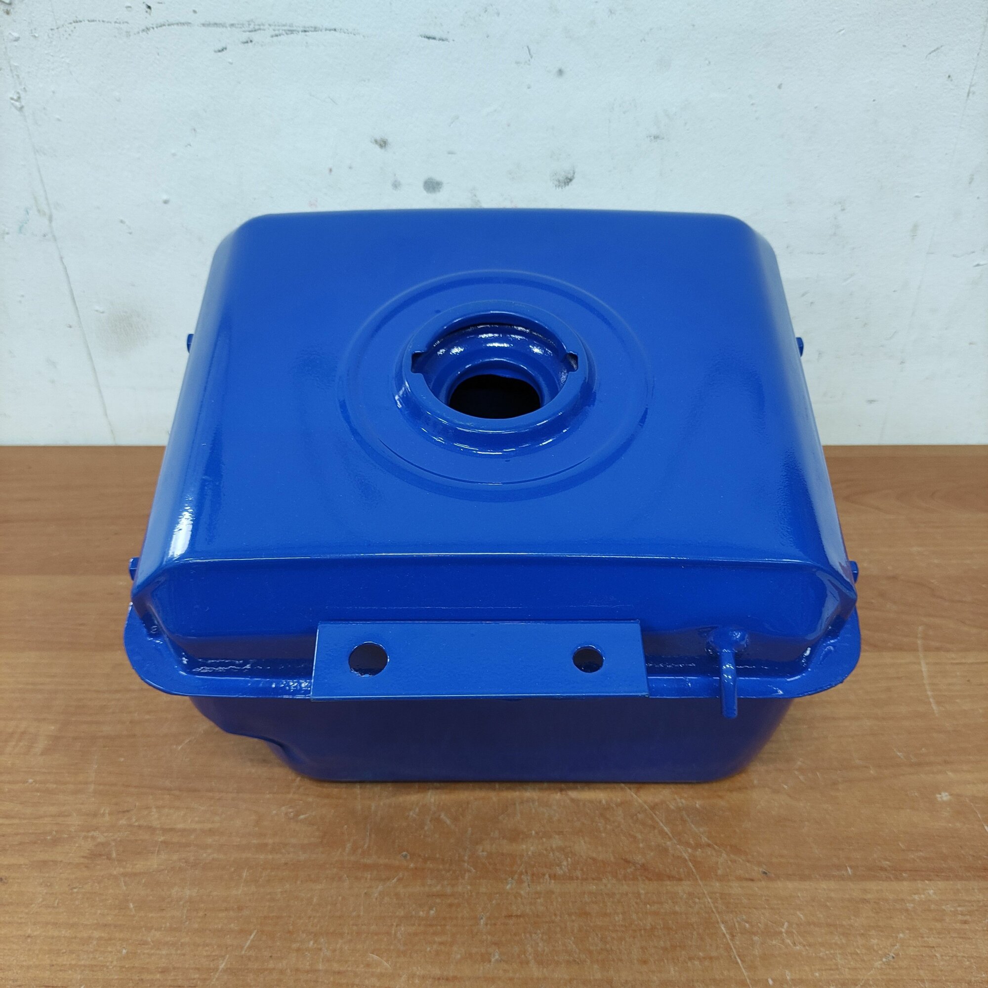 Бак топливный R195 потайная крышка на тяжёлый мотоблок.