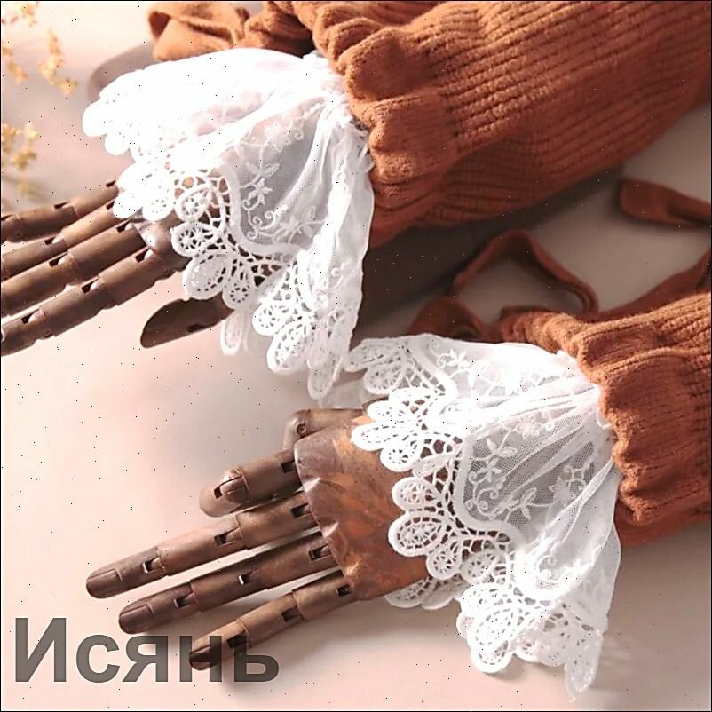 Ажурные манжеты крючком с цветочным кружевом и роговыми узорами