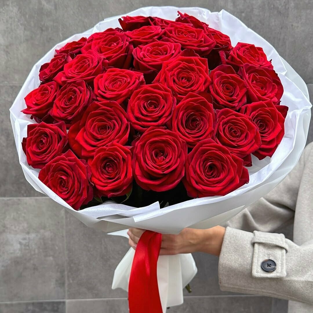 Букет из красных роз 29 шт красивый букет цветов шикарный премиум цветы премиум букет