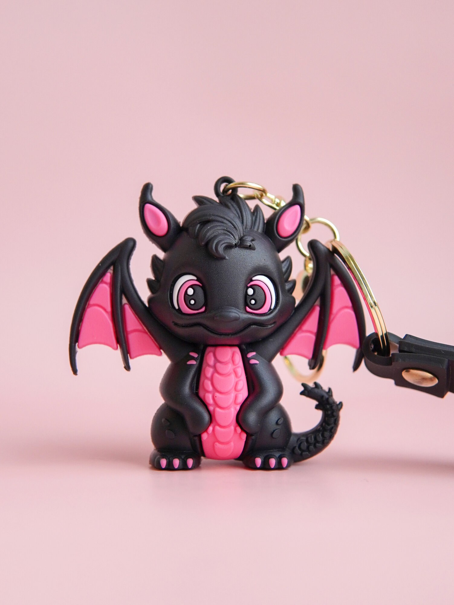 Брелок Беззубик Как приручить дракона, 6,6 см | Розовые крылья | Очаровательный дракон | Подарок фанату | Panda_Print