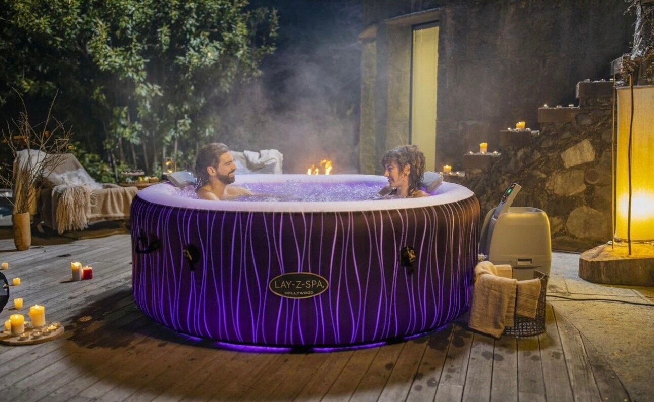 Надувная джакузи Bestway LAY-Z-SPA® LED-Whirlpool Hollywood AirJet™ Ø 196 x 66 см артикул 60059