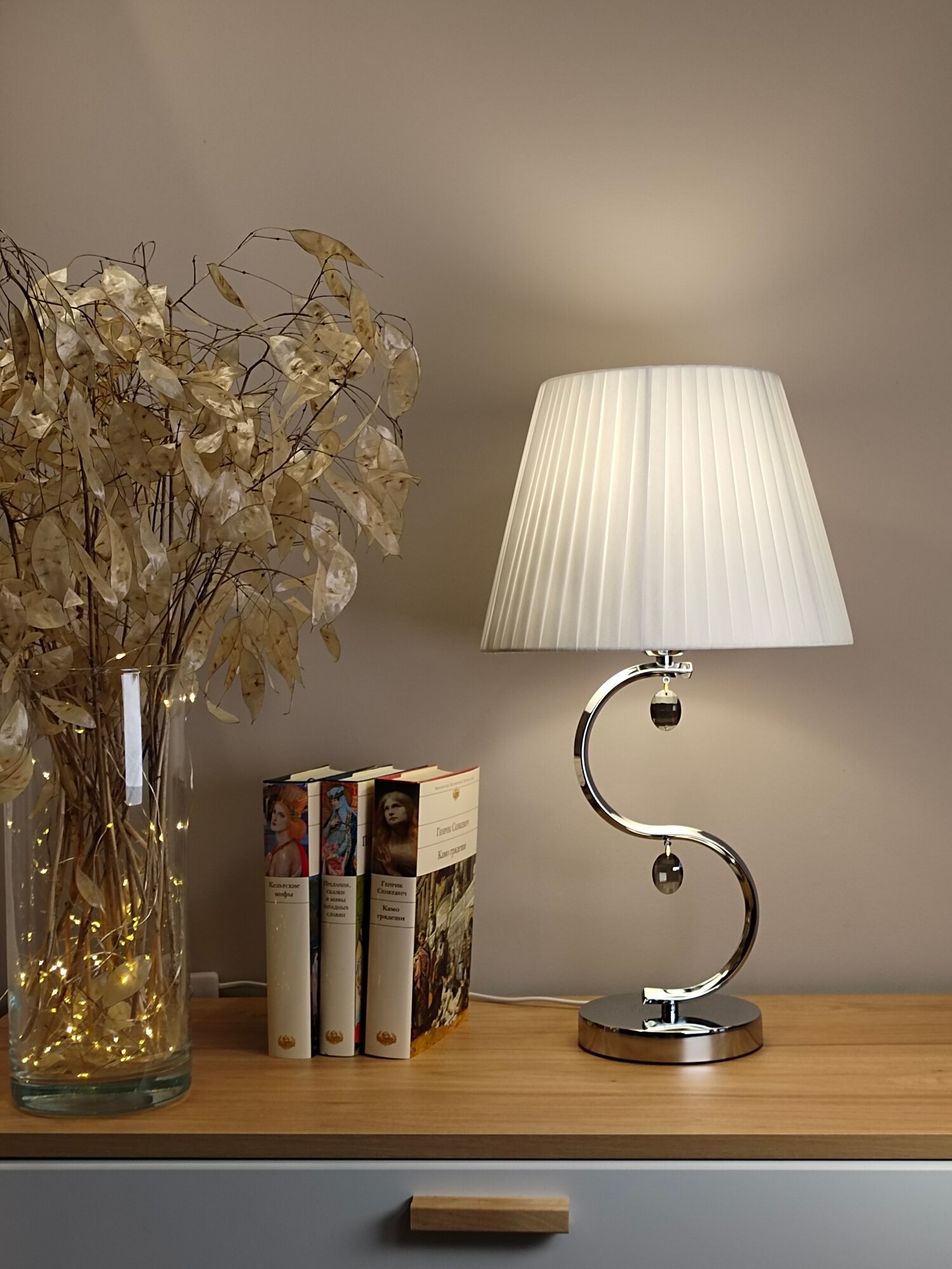 Лампа настольная декоративная T1010_CH, цвет хром, с абажуром