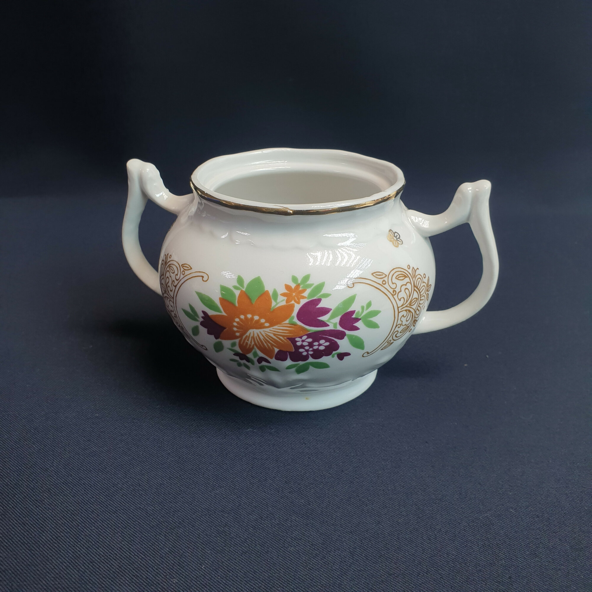 Сахарница без крышки Вербилки, фарфор деколь позолота 0.5 л сколы, винтаж СССР