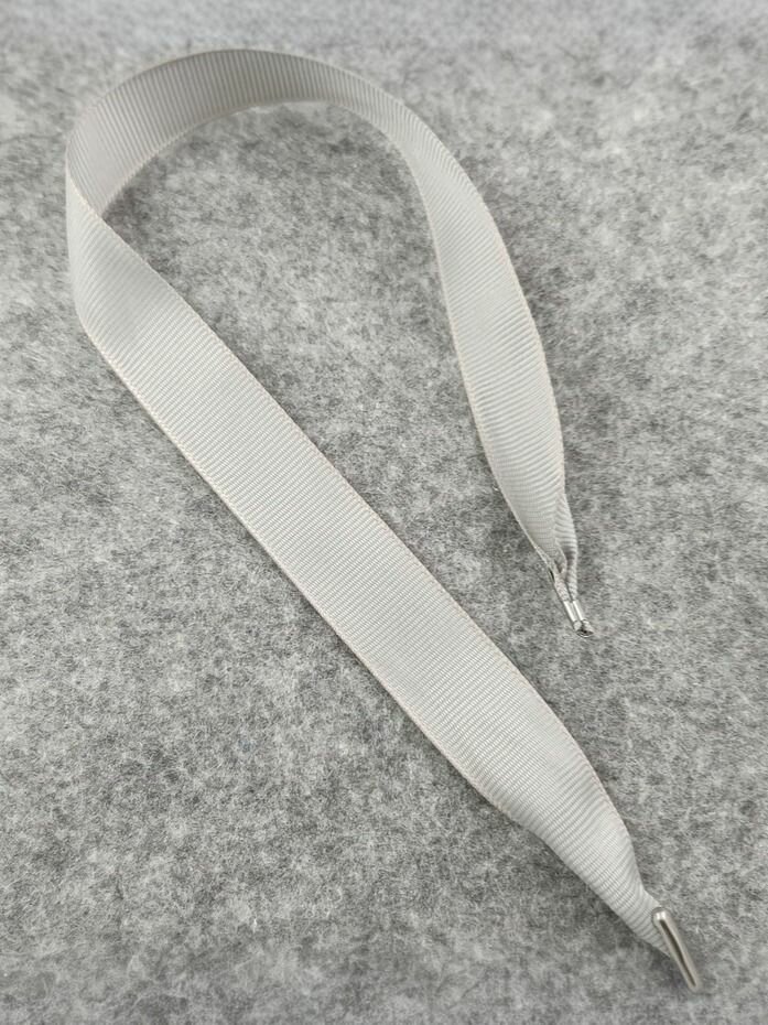 Ручка-лента репсовая 20 мм длина 35 см серая с металлическими наконечниками (100 шт)