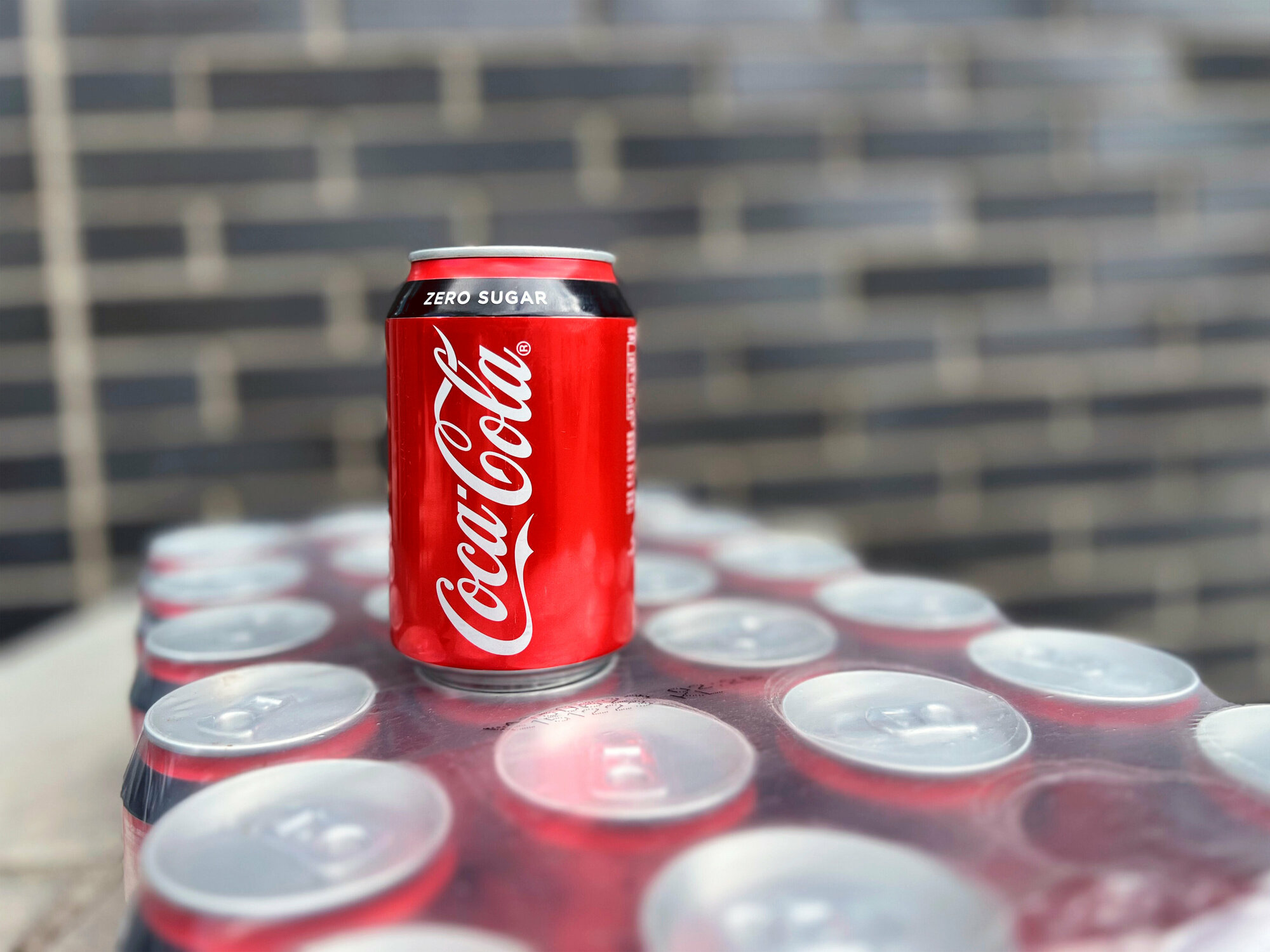 Coca-cola ZERO SUGAR 0.3 l, металлическая банка, 24 шт - фотография № 1
