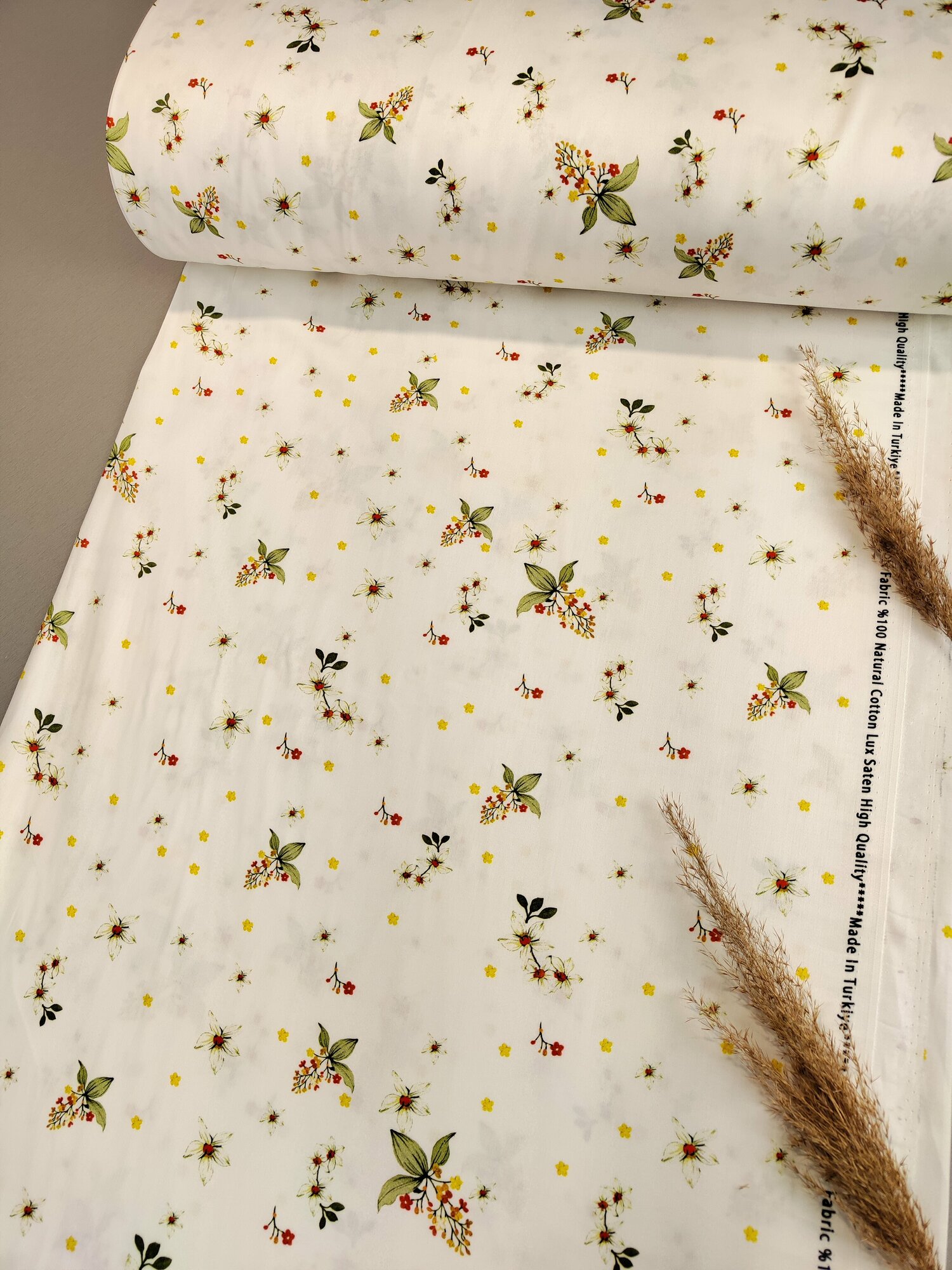 Ранфорс люкс (поплин) Диджитал ткань для пошива постельного белья  цветы на отрез от 1 метра