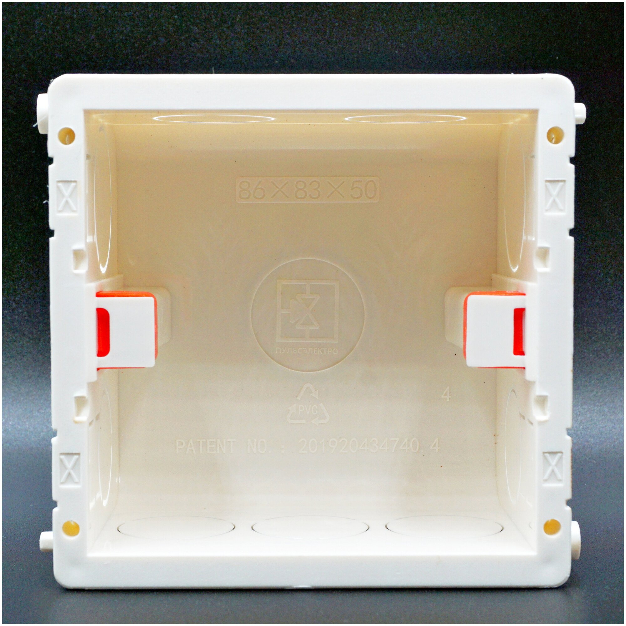 Квадратный подрозетник (коробка монтажная)86x83x50 мм для изделий Schneider Electric и Xiaomi, Aqara и других обладающих квадратной внутренней частью.