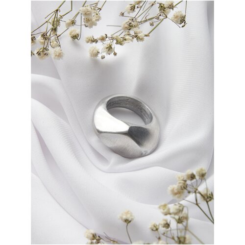 фото Итальянское кольцо из алюминия vestopazzo серебряного цвета с цветочком