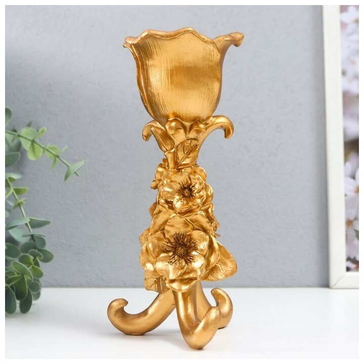 Подсвечник полистоун на 1 свечу "Цветочная тринога" золото 21х9,5х9,5 см - фотография № 1