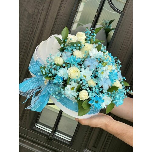 Букет цветов в коляске на выписку новорождённого, цветы в люльке