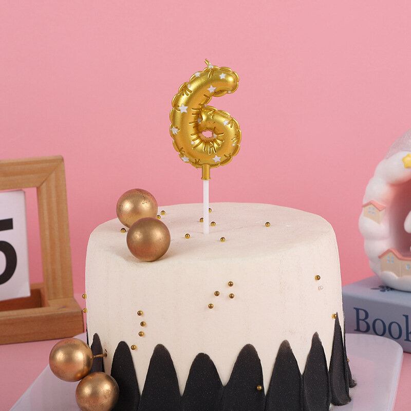 Свечи в форме цифр на день рождения. Каждая цифра имеет индивидуальный дизайн и смотрится на торте ярко и красиво