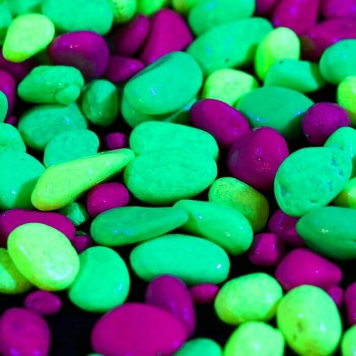 Галька декоративная, флуоресцентнная микс: лимонный, зеленый, пурпурный, 350 г, фр.8-12 мм - фотография № 6