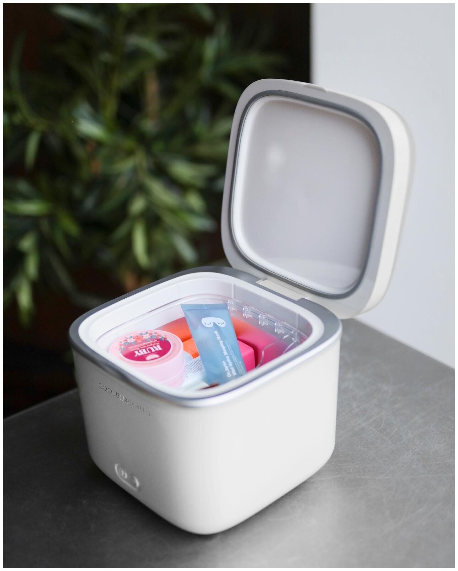 COOLBOXBEAUTY Мини-холодильник для косметики и лекарств Up Box 4 литра