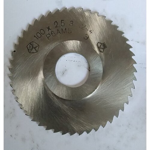 Фреза прорезная 100 х 2.5 х 27 тип 2 z=48 шаг 6.3 сталь Р6АМ5 2254-1244 ГОСТ 2679-2014 с фаской со ступицей без шпоночного паза