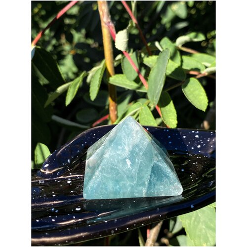 Пирамида из Флюорита 4 см/ Флюорит/ Натуральный камень/ Талисман/ Минерал/ Оберег