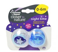 Пустышка силиконовая анатомическая Tommee Tippee Night Time 0-6 м (2 шт) голубой/серый