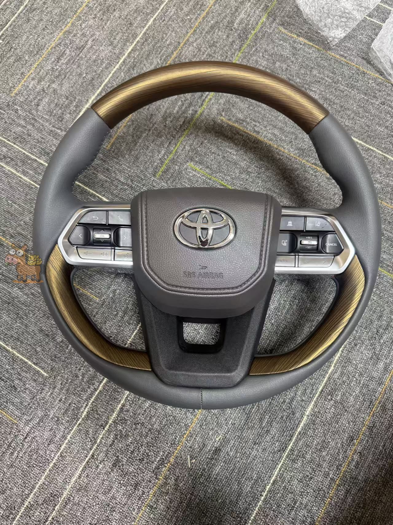 Руль в сборе для автомобилей Toyota, функция подогрева руля сохраняется.