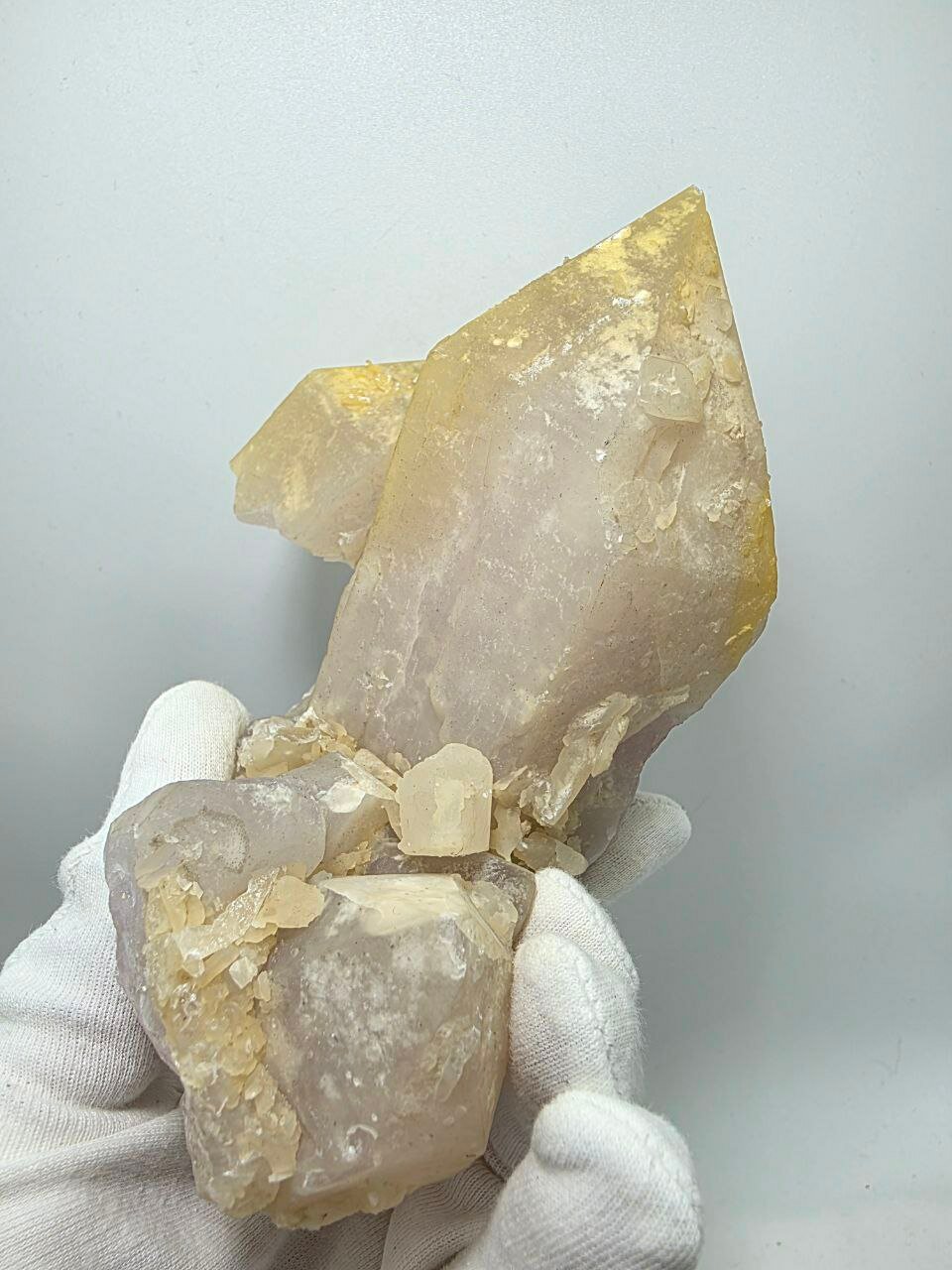 Аметист сросток кристаллов в окварцовке 139 мм, 756 г. — фото 1