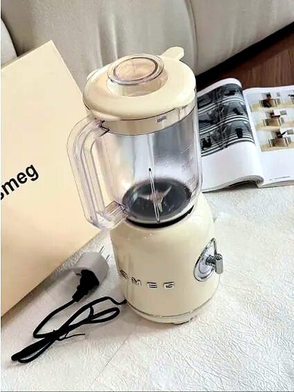 Smeg Соковыжималка электрическая для цитрусовых SMEG-1, кремовый