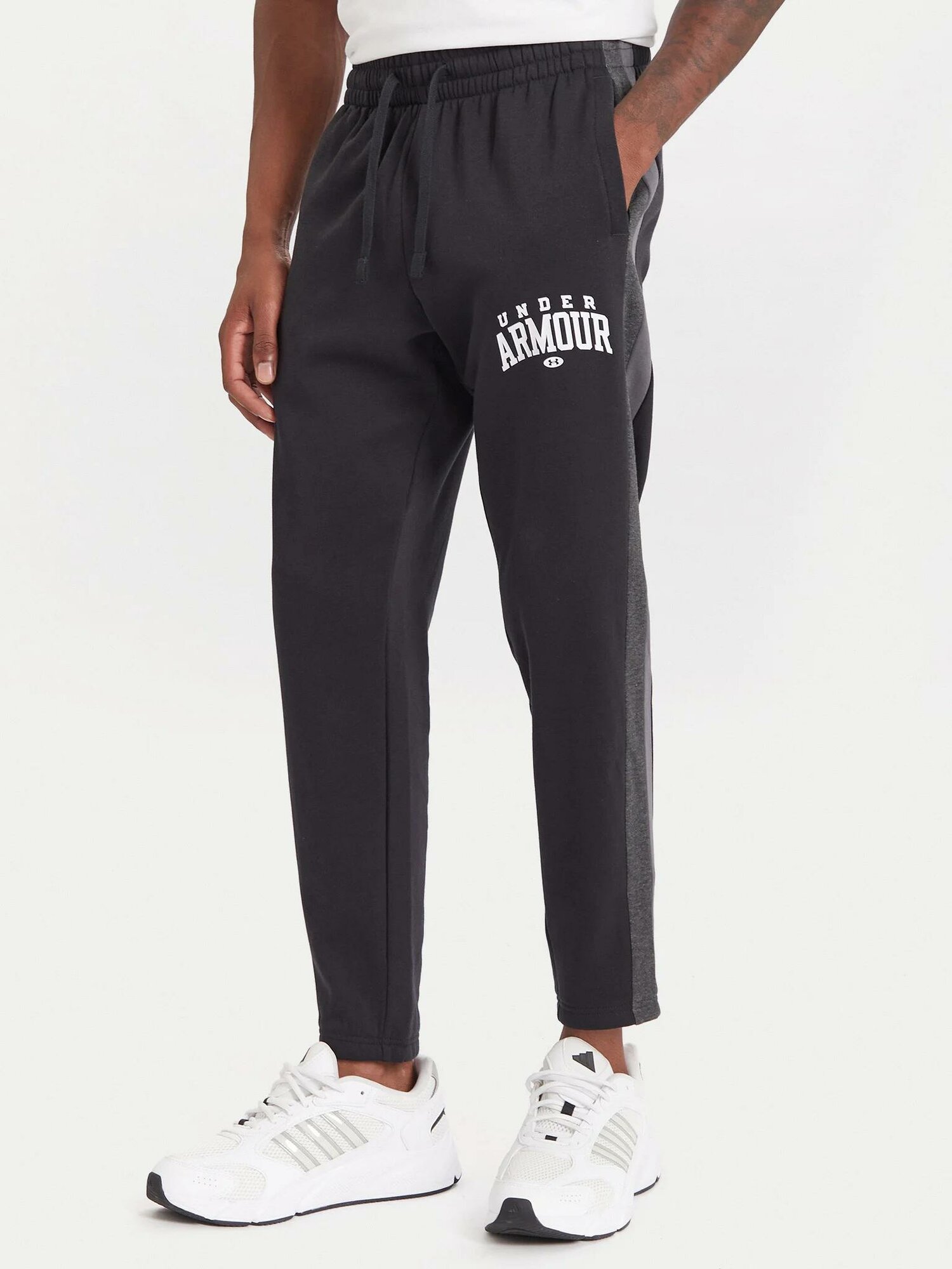 Брюки спортивные Under Armour, размер L, черный — фото 1