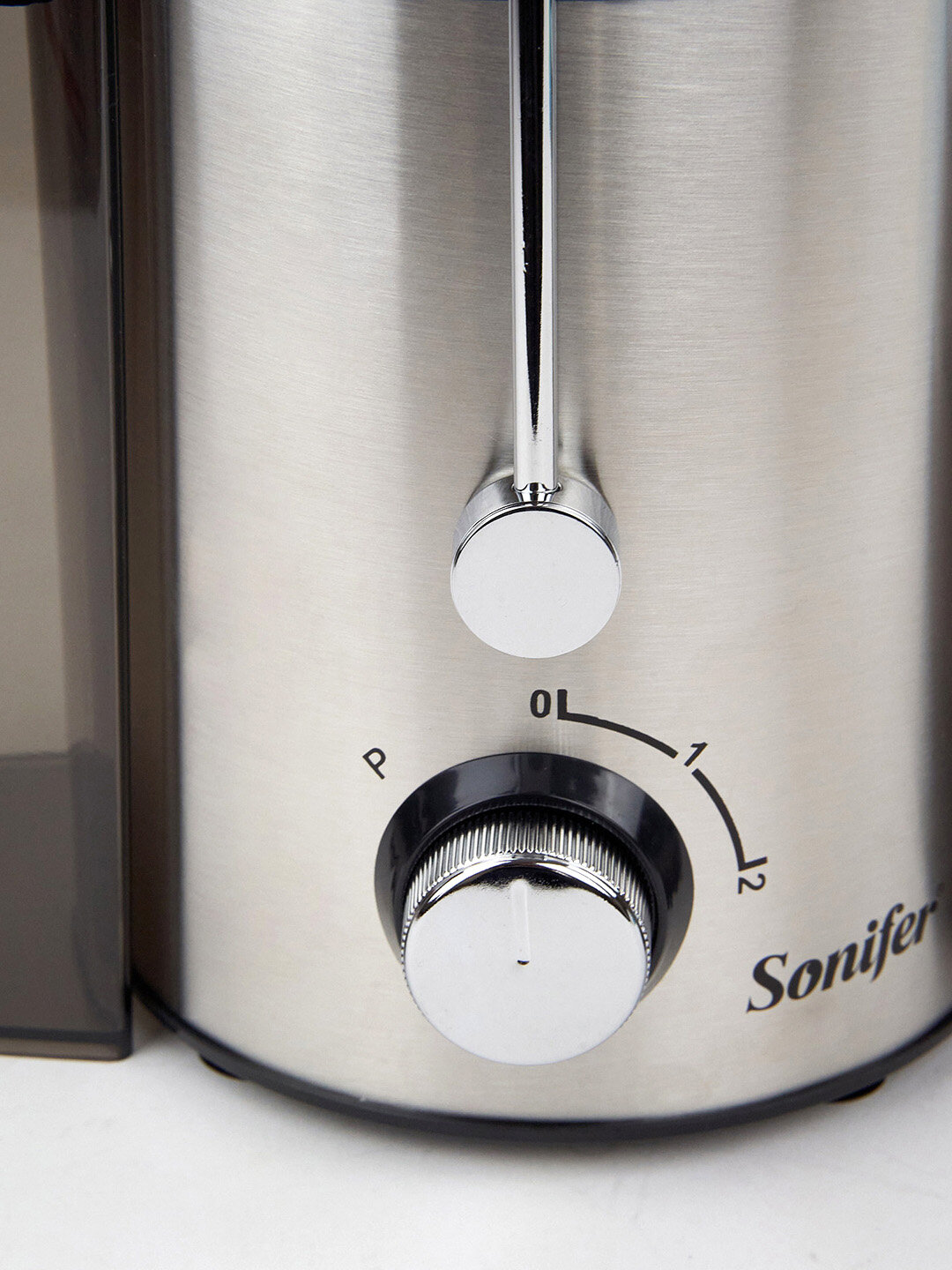 Sonifer SF‑5530 — электрическая кухонная соковыжималка для дома, предназначенная для приготовления — фото 1