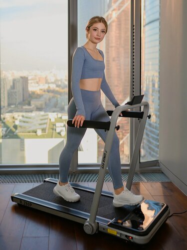 Изображение товара Беговая дорожка UNIX Fit R-280P складная, электрическая, 0.8-10 км/ч, до 110 кг, кардиотренажер, тренажер для дома