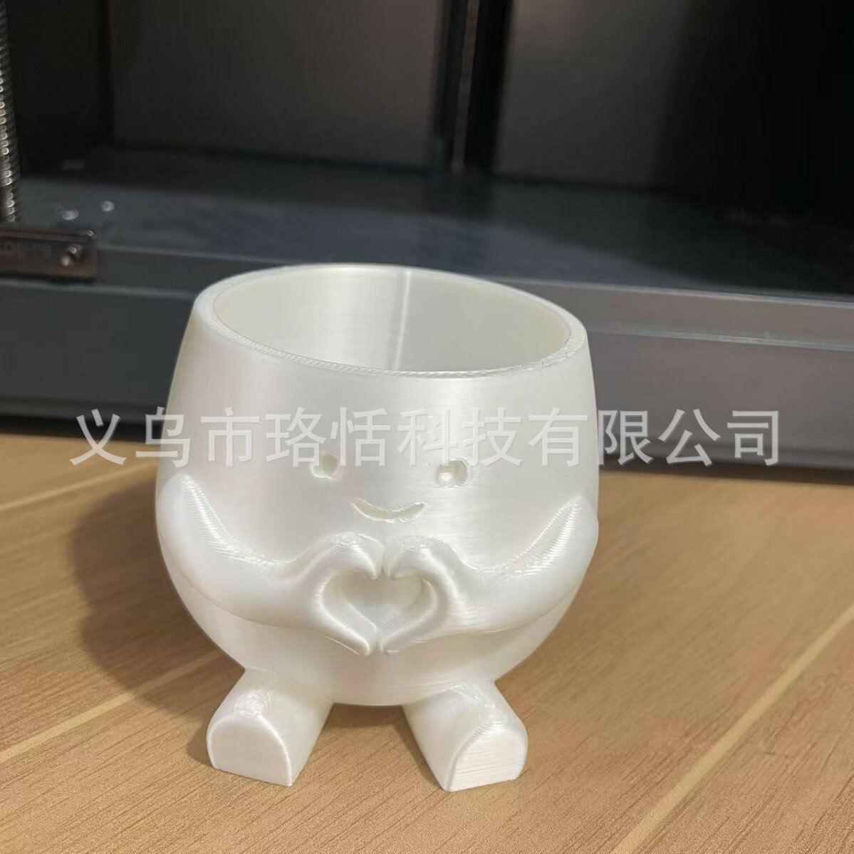 3D-печатный миниатюрный милый горшок для суккулентов, креативный декоративный контейнер для офисного стола, сада и балкона.