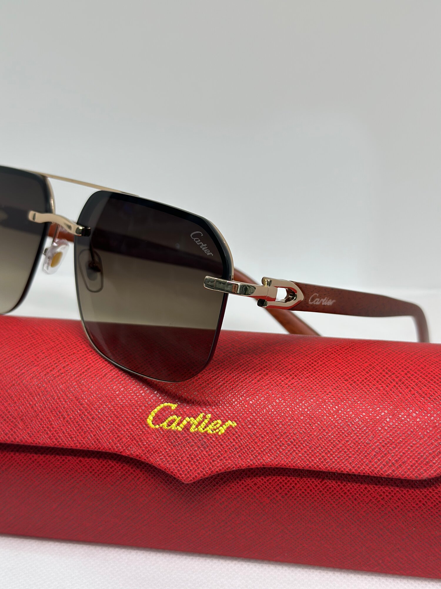 Солнцезащитные очки