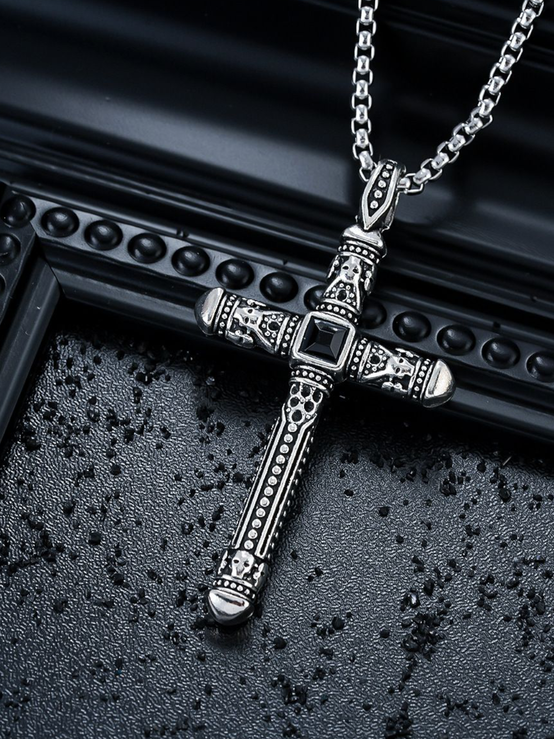 Комплект бижутерии: подвеска, цепь на тело