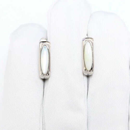 фото Серьги diamant online, серебро, 925 проба, родирование, перламутр, длина 1.5 см, , белый