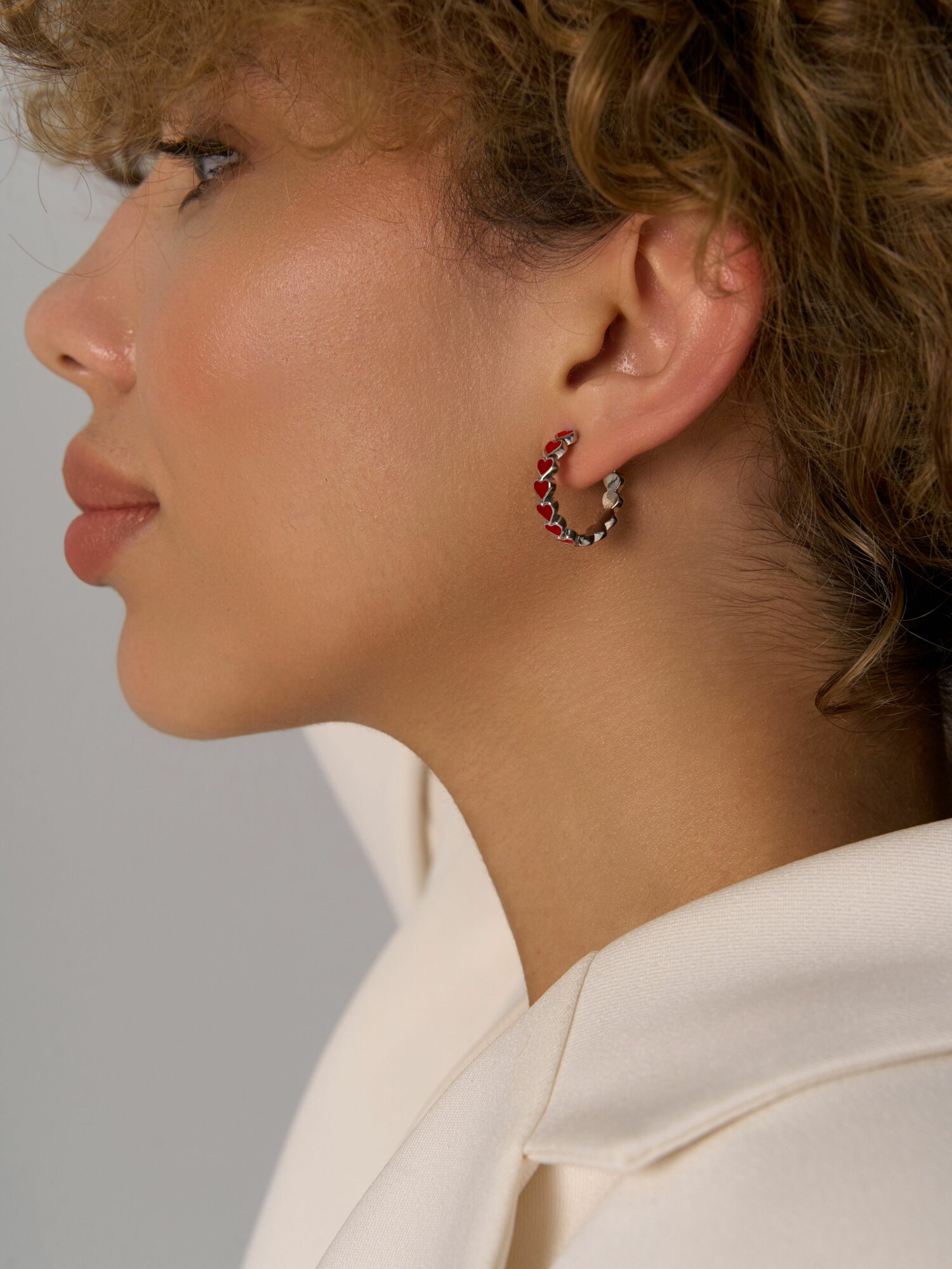 Серьги конго, эмаль, размер 22 мм, серебристый/красный — фото 1