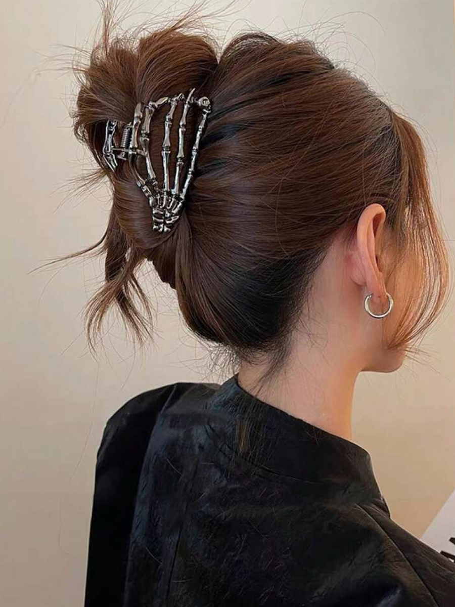 Заколка крабик серебристый "скелет руки", краб для волос бижутерия женская