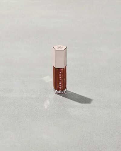 Изображение товара FENTY Beauty блеск люминизатор для губ Gloss Bomb Universal Lip Luminizer 9 мл, Hot Chocolit Fantasy