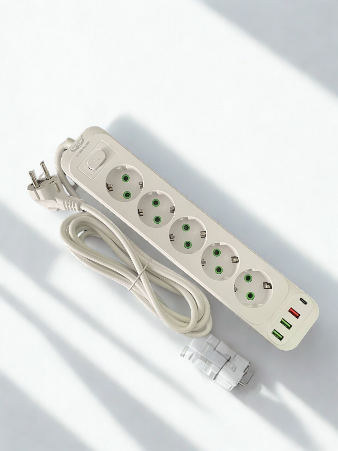 Сетевой фильтр-удлинитель с USB и Type-C, 5 розеток + 3USB+Type-C, 2500W, с кнопкой питания