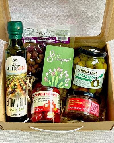 Изображение товара Подарочный гастрономический набор на 8 марта "Средиземноморский комплимент" оливковым маслом Extra Virgin и антипасти в чемоданчике