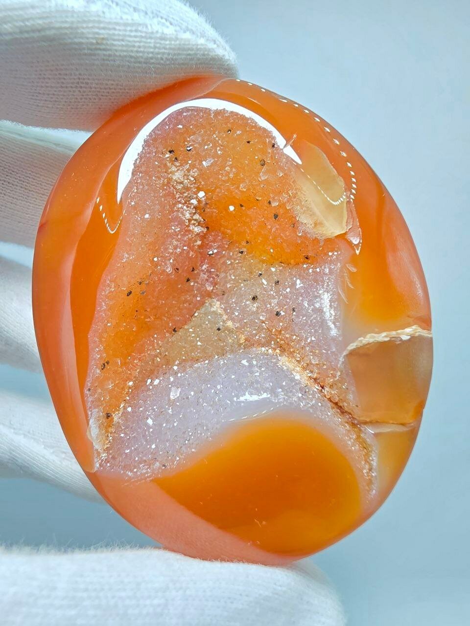 Сердолик с жеодой 61 мм, 70 г. — фото 1