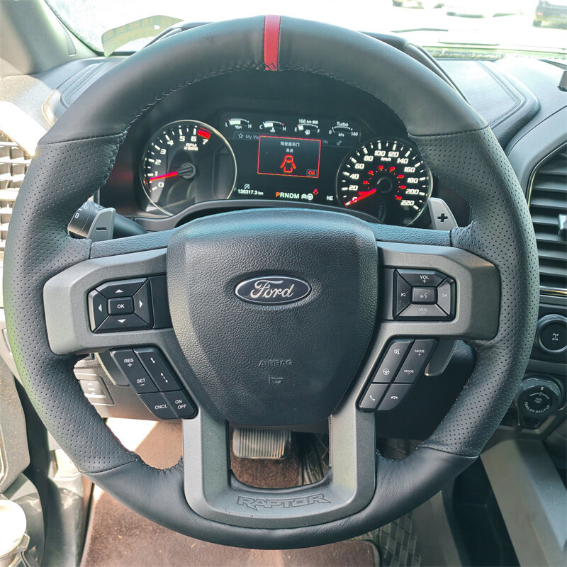 Перфорированный черный чехол для руля Ford Ranger (ручная вышивка)
