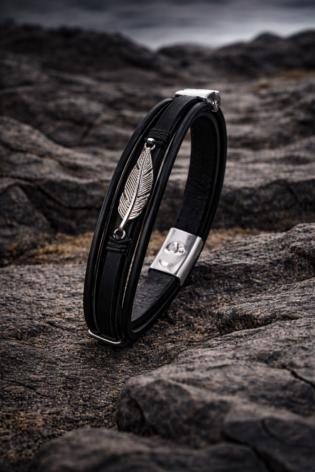 Жесткий браслет