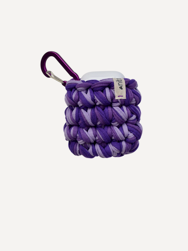 Изображение товара Чехол для наушников, anitochka.shop, с карабином, ручная работа, 7×7 см, сиреневый с фиолетовым