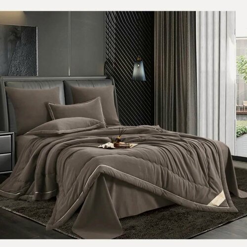 Изображение товара Постельное белье евро Candies с одеялом в подарочной сумке, комплект из 6 предметов. мягкое как бархат, коричневый