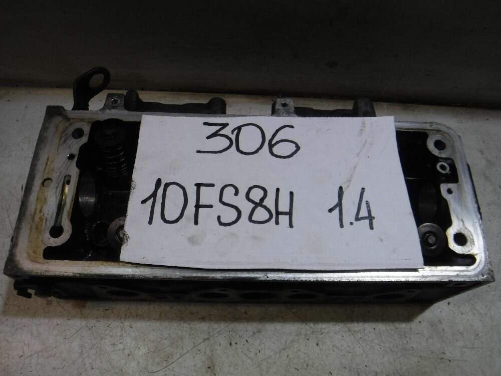 Головка блока цилиндров Peugeot 306
