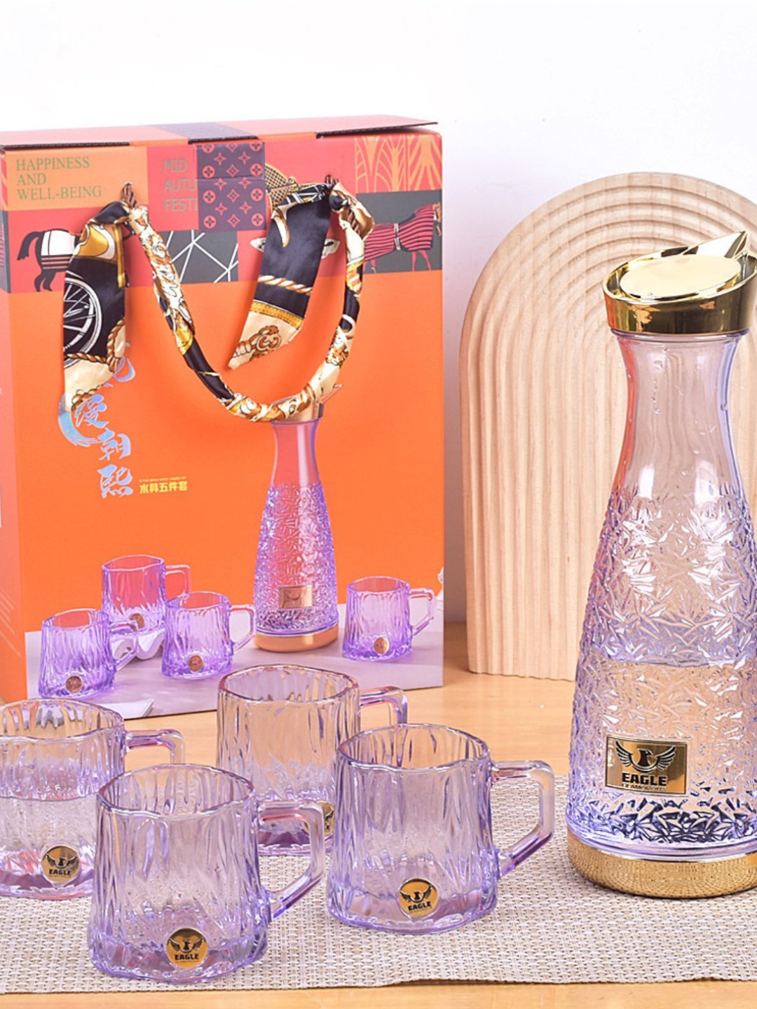 Стеклянный графин и 4 стакана, не впитывают запахи, толстое стекло