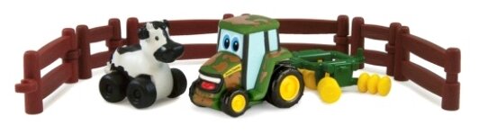 Игровой набор TOMY FARM Приключения трактора Джонни и коровы на ферме