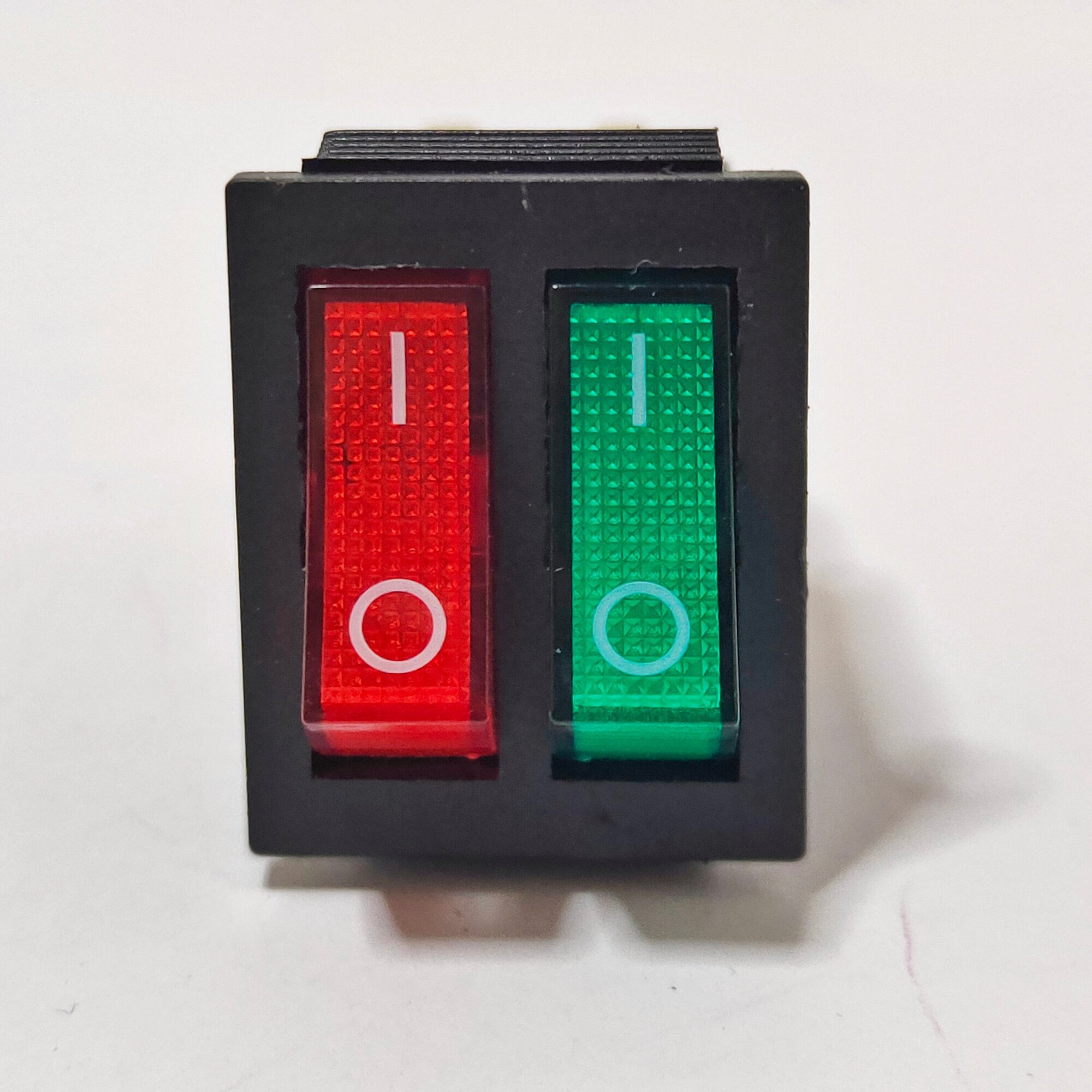 Выключатель клавишный двойной подсветка 250V 16А (6с) ON-OFF красный+зеленый (комплект с клеммами и термоусадкой)