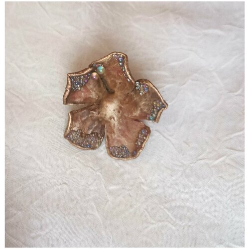 Брошь медная Цветок